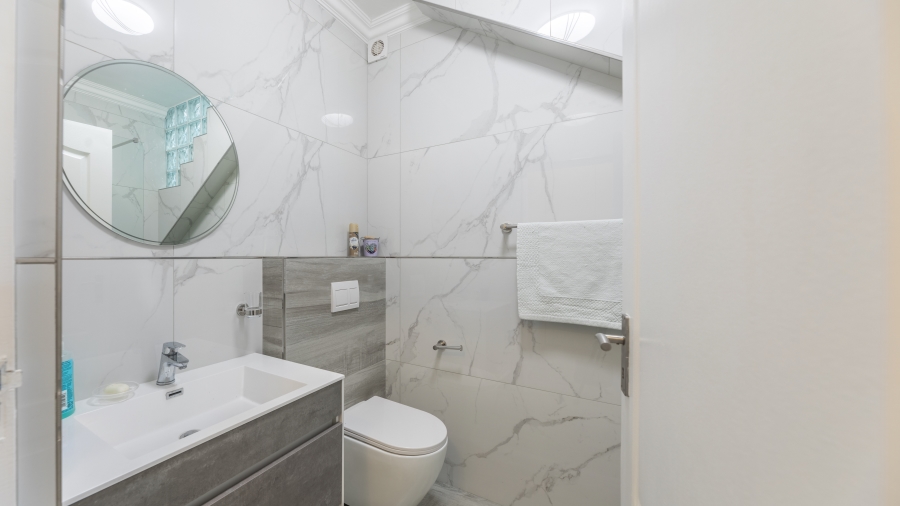 3 Bedroom Property for Sale in Bloubergstrand Western Cape